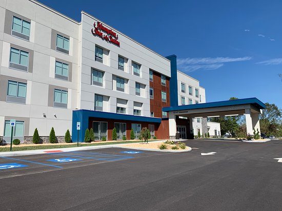 Hampton Inn Suites Pittsburgh New Stanton — Property