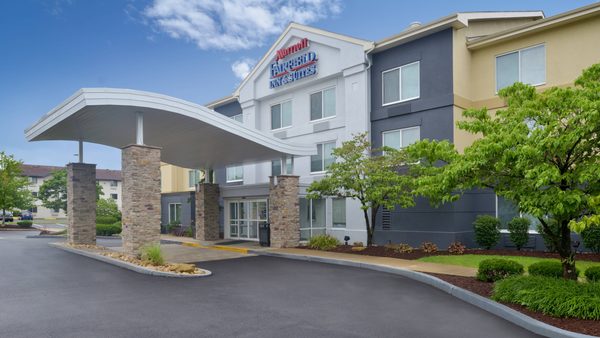 Hampton Inn Suites Pittsburgh New Stanton — Property