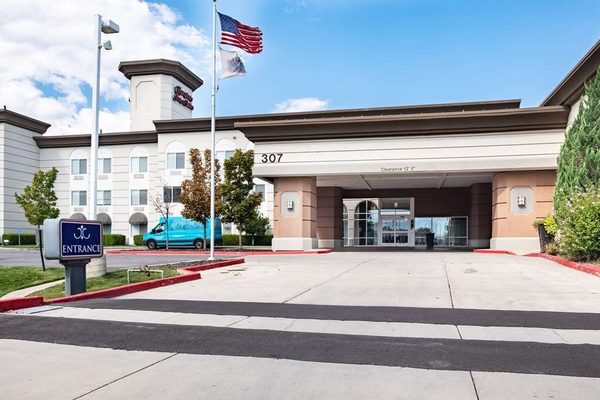 Hampton Inn Suites Salt Lake City Airport — Property
