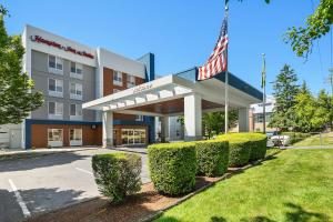 Hampton Inn Suites Seattle north lynnwood — Property