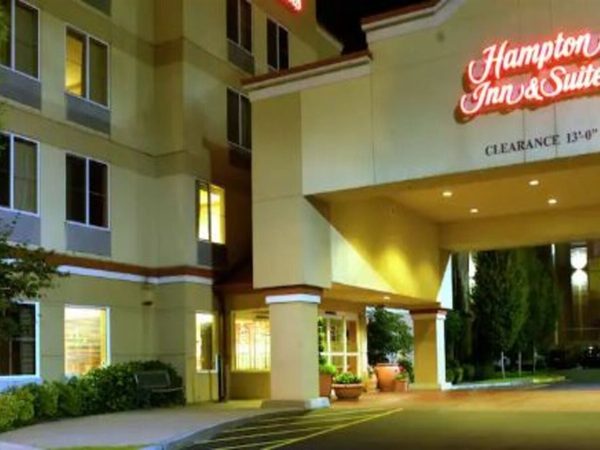 Hampton Inn Suites Seattle north lynnwood — Property