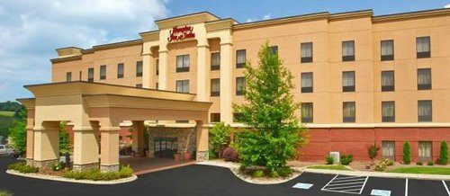 Hampton Inn Suites Sevierville Stadium Drive — Property