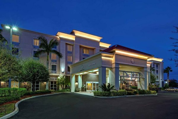 Hampton Inn Suites Stuart North — Property