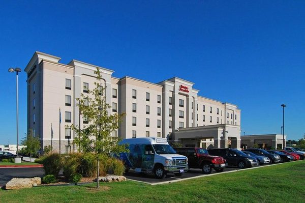 Hampton Inn Suites Tulsa catoosa — Property