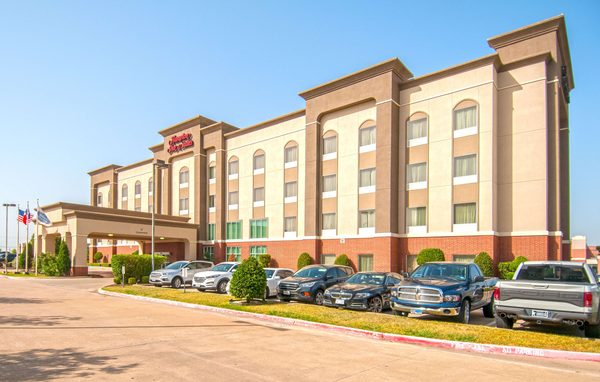 Hampton Inn Suites Waxahachie — Property