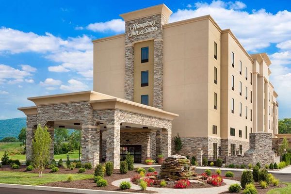 Hampton Inn Suites Williamsport Faxon Exit — Property