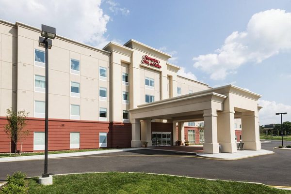 Hampton Inn Suites Wilmington Christiana — Property