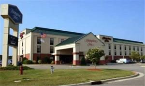 Hampton Inn Williamston — Property