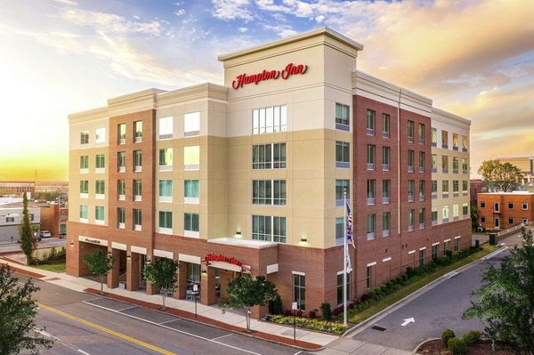 Hampton Inn Wilmington Downtown — Property