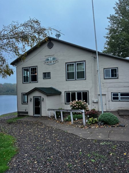 Hanging Horn Lakeside Resort Hotel Moose Lake Minnesota — Property