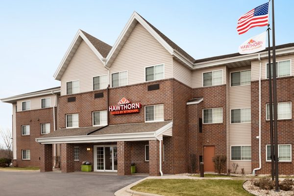 Hawthorn Suites By Wyndham Oak Creek Milwaukee Airport — Property