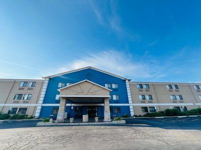 Hawthorn Suites By Wyndham Oak Creek Milwaukee Airport — Property