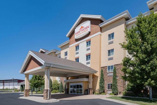 Hawthorn Suites by Wyndham Williston — Property