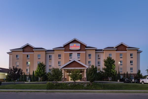 Hawthorn Suites by Wyndham Williston — Property