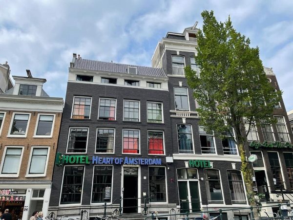 Heart Of Amsterdam Ho s tel — Property