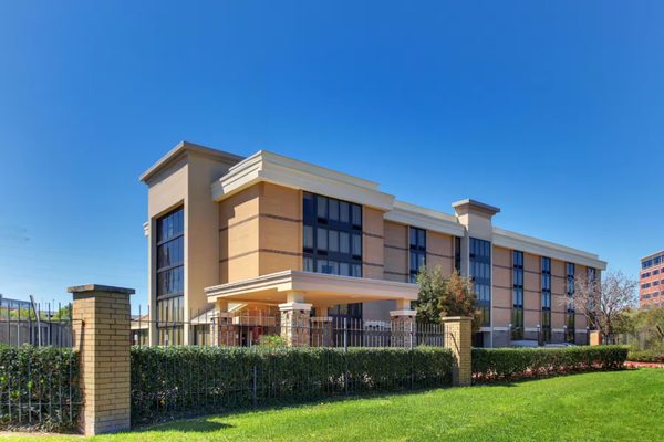 Heritage Inn Suites Houston Sugar Land Trademark Collection By Wyndham — Property