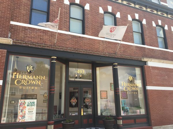 Hermann Crown Suites Hermann Missouri — Property