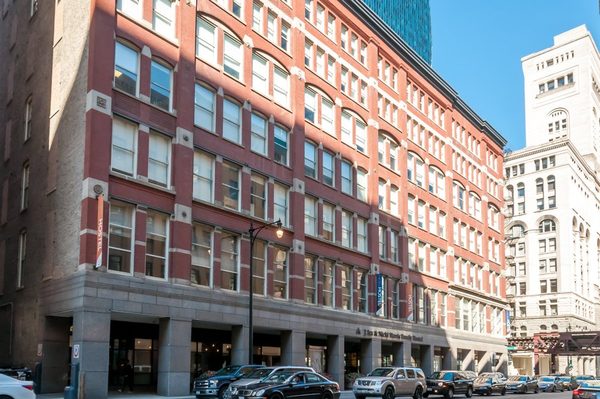 HI Chicago The J Ira and Nicki Harris Family Hostel Chicago Illinois — Property