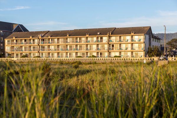 Hi tide Oceanfront Inn — Property