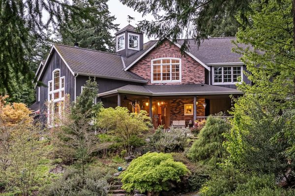 Hideaway Lodge Bed and Breakfast — Property