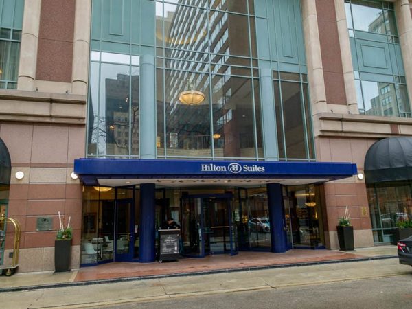 Hilton Chicago Magnificent Mile Suites Chicago Illinois — Property