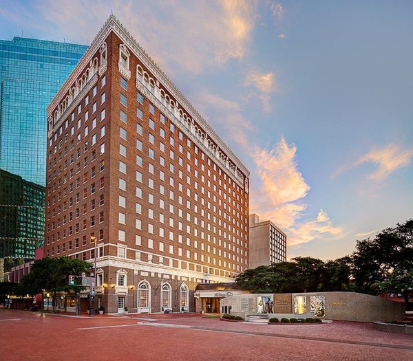 Hilton Fort Worth — Property