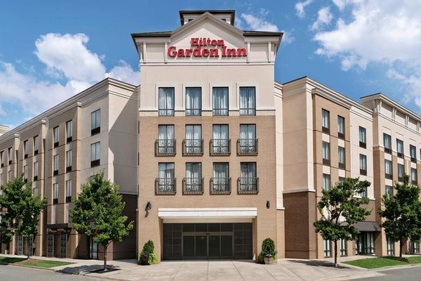 Hilton Garden Inn Charlotte North — Property