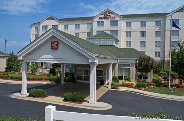 Hilton Garden Inn Charlotte North — Property