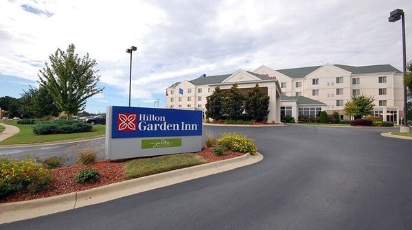 Hilton Garden Inn Charlotte North — Property