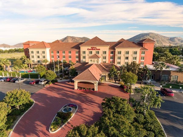 Hilton Garden Inn Fontana — Property