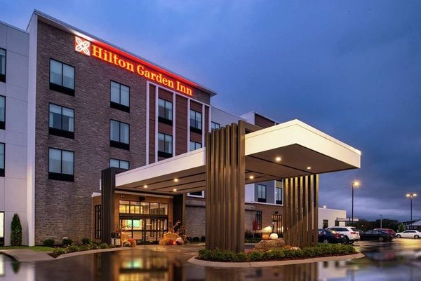 Hilton Garden Inn Gallatin — Property
