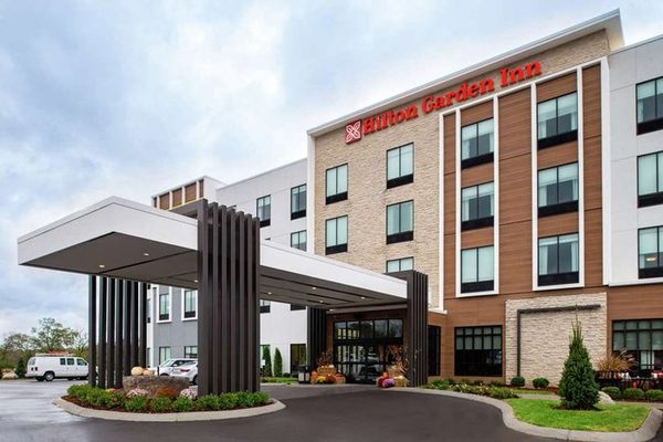 Hilton Garden Inn Gallatin — Property