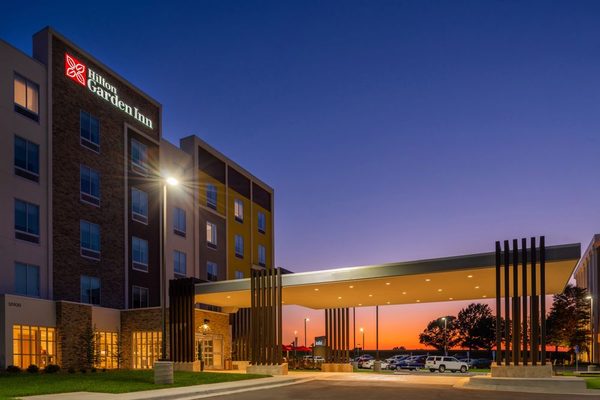 Hilton Garden Inn Kansas City Airport — Property