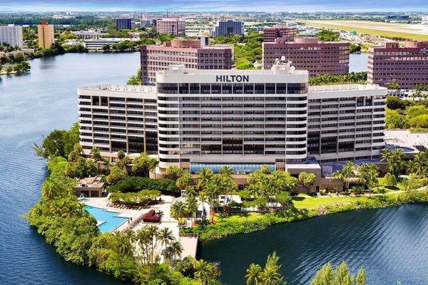 Hilton Miami Airport Blue Lagoon Miami Florida — Property