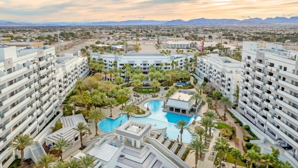Hilton Vacation Club Cancun Resort Las Vegas — Property