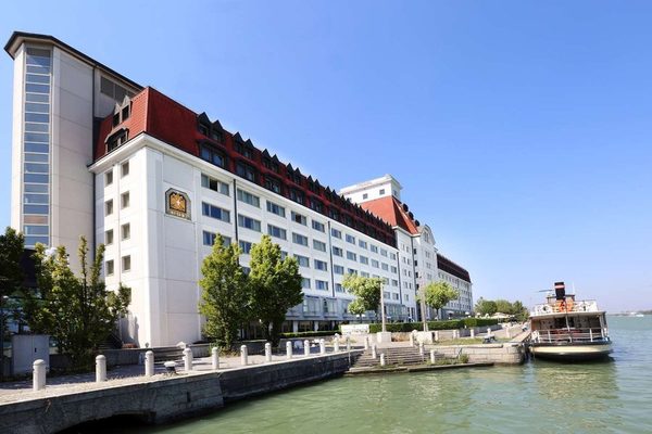 Hilton Vienna Waterfront — Property