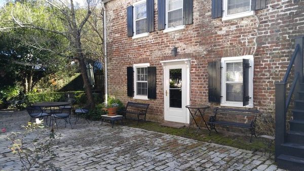 Historic 86 Church Street Bed Breakfast — Property