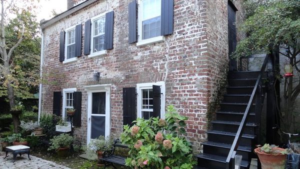 Historic 86 Church Street Bed Breakfast — Property