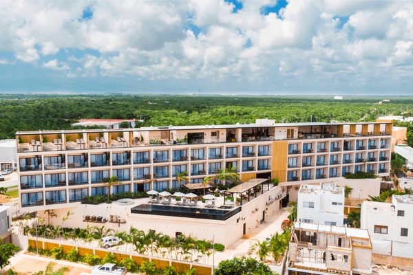 Hive Cancun — Property