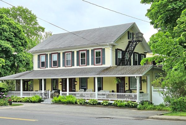 Holbrook House — Property