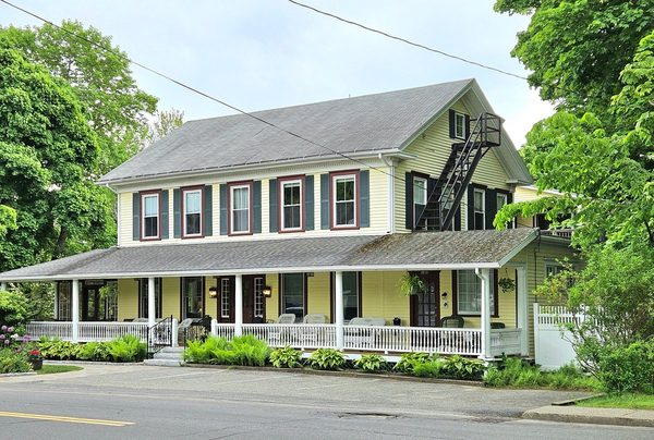 Holbrook House — Property