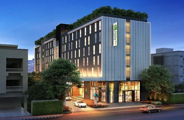 Holiday Inn Express Bangkok Soi Soonvijai By IHG — Property