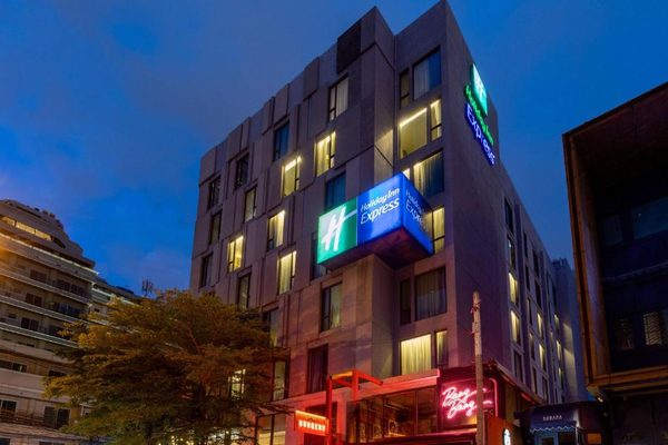 Holiday Inn Express Bangkok Sukhumvit 11 by IHG — Property