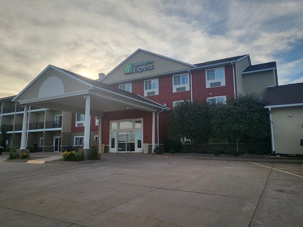Holiday Inn Express Le Claire Riverfront Davenport by IHG Le Claire Iowa — Property