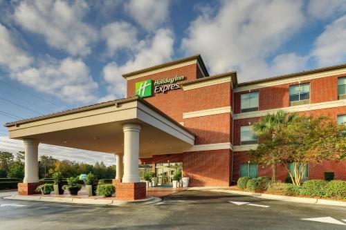 Holiday Inn Express Leland Wilmington Area By IHG — Property