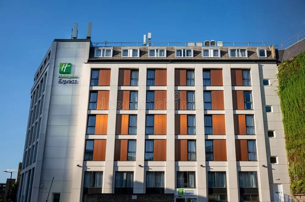 Holiday Inn Express Metropolis by IHG — Property