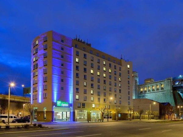 Holiday Inn Express Philadelphia Penns Landing By IHG Philadelphia Pennsylvania — Property