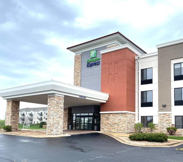 Holiday Inn Express Rochester South Mayo Area By Ihg Rochester Minnesota — Property