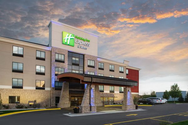Holiday Inn Express Suites Bismarck by IHG — Property
