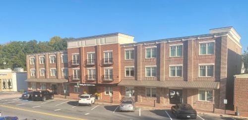 Holiday Inn Express Suites Dahlonega University Area by IHG — Property